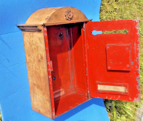 Uralter metallbriefkasten - uralter,
